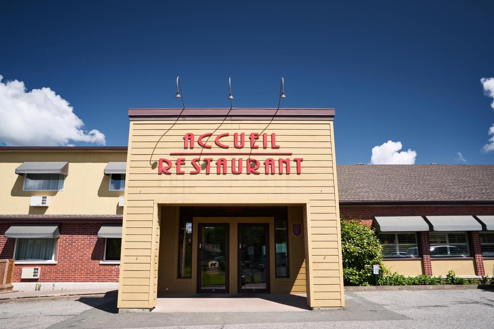 Hotel-Resto-Bar Le Journel Saint-Joseph-de-Beauce Екстериор снимка